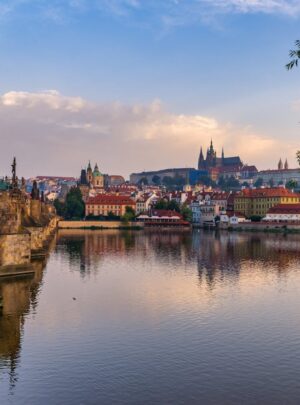 PRAGA Ponte Carlo