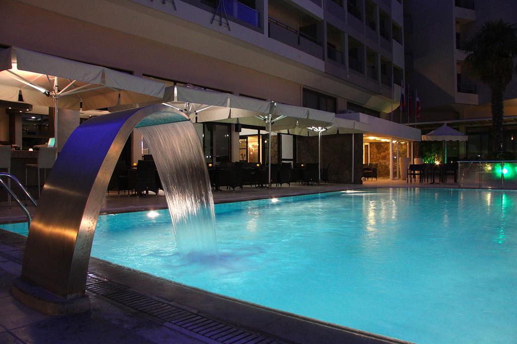 Grecia SAINT CONSTANTINE piscine